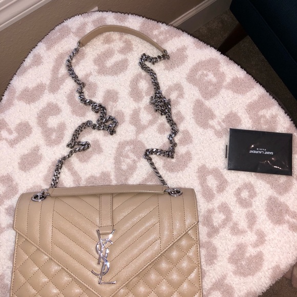 Saint Laurent YSL medium envelope calfskin Cassandra shoulder bag - Picture 8 of 16